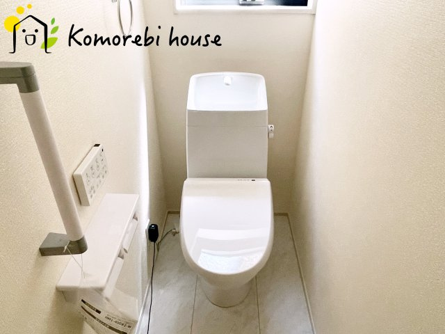上尾市平方　新築一戸建て　リーブルガーデン　01のトイレ|26.8.28　撮影済み