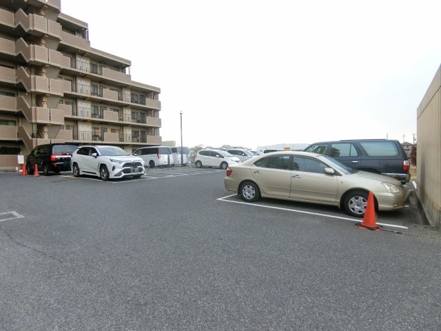 【駐車場】 | サバービア泉大津