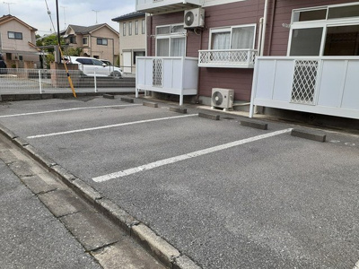 【駐車場】 | サンパティークⅠ | 駐車場があるので、車を買う予定の方も安心です