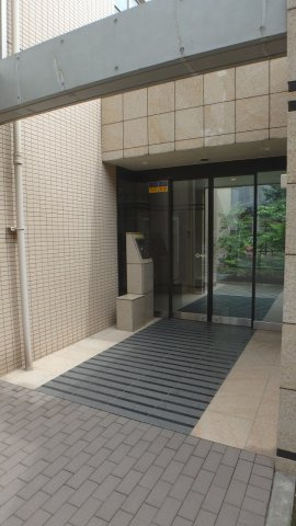 コルニーチェ小石川のエントランス