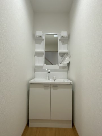 伊敷7丁目　中古戸建ての独立洗面台