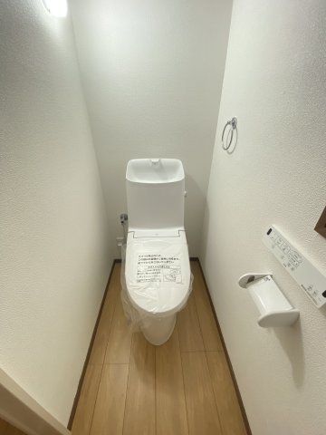 伊敷7丁目　中古戸建てのトイレ