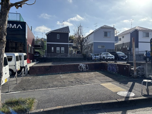 石川町　売地の前面道路含む現地写真
