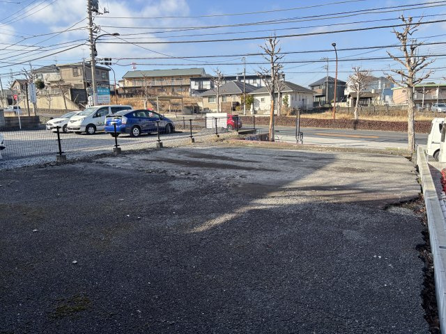 石川町　売地の外観|現地の土地の様子です。※物件内の固定差（約80cm）、南東側隣地と高低あり（約60cm）