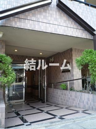 豊島区池袋本町１丁目の賃貸マンションのエントランス