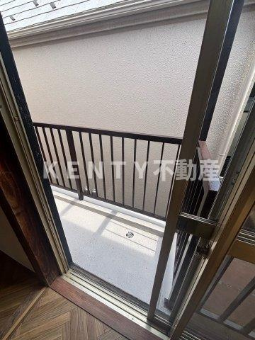 【バルコニー】 | 大田区北糀谷貸家 | 開放的で明るい空間を演出してくれるバルコニーです
