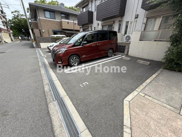 ハイムサンパティIIの駐車場