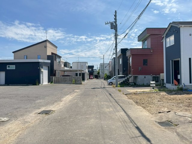 太平9条4丁目　土地の前面道路含む現地写真|西側から撮影した前面道路