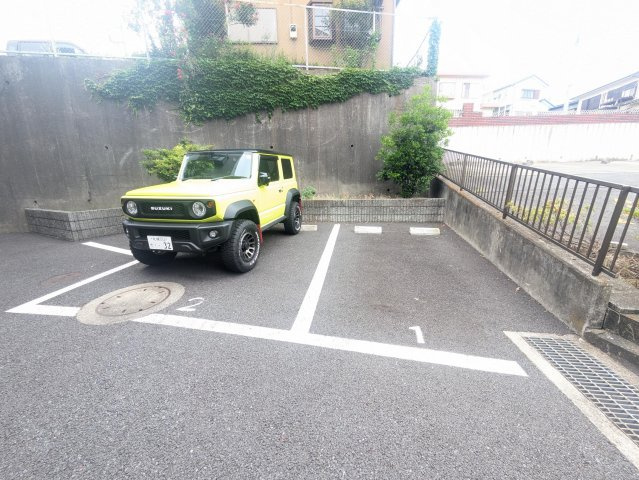 アーク聖蹟桜ヶ丘の駐車場