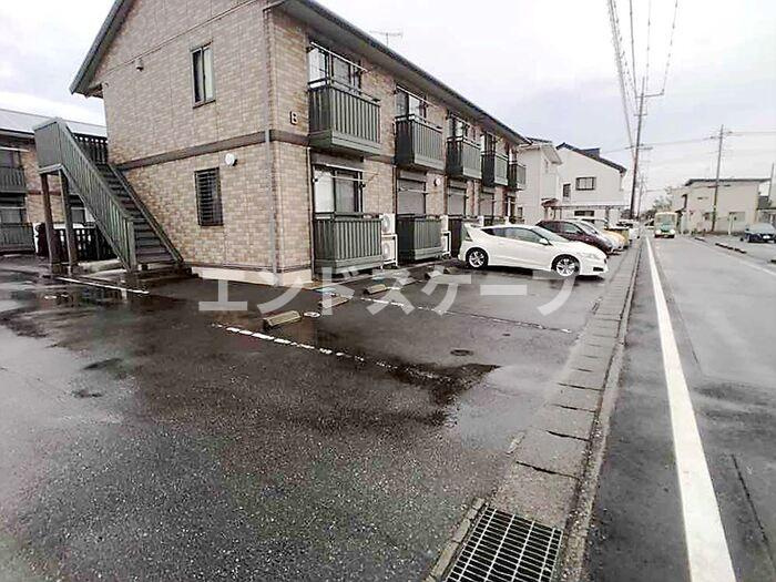 アンジェリーク　Ａの駐車場|高崎、前橋、伊勢崎エリアのお部屋探しはエンドスケープまで！お客様の理想お聞かせ下さい♪