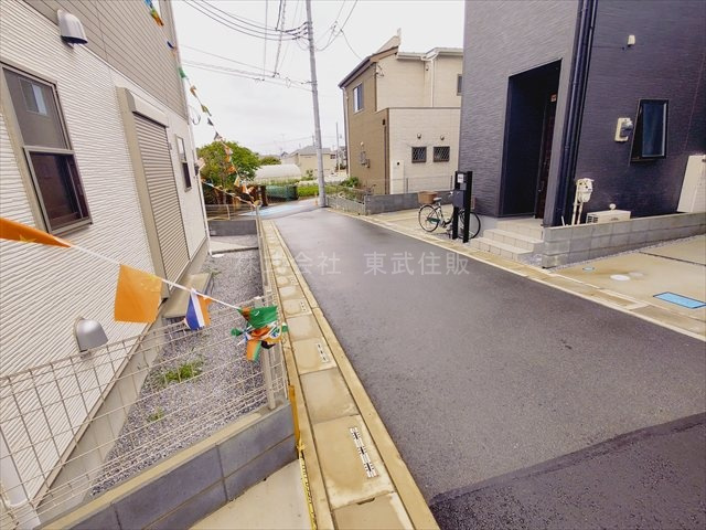 【前面道路含む現地写真】 | 富士見市羽沢第1　全3棟　3号棟 | 都市ガス・本下水