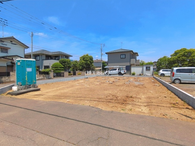 土浦市烏山7期　新築戸建の前面道路含む現地写真
