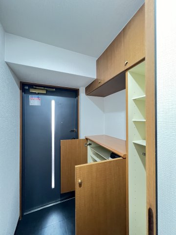 グリーントピア21コミュネット香芝の玄関|大容量収納できるシューズボックス