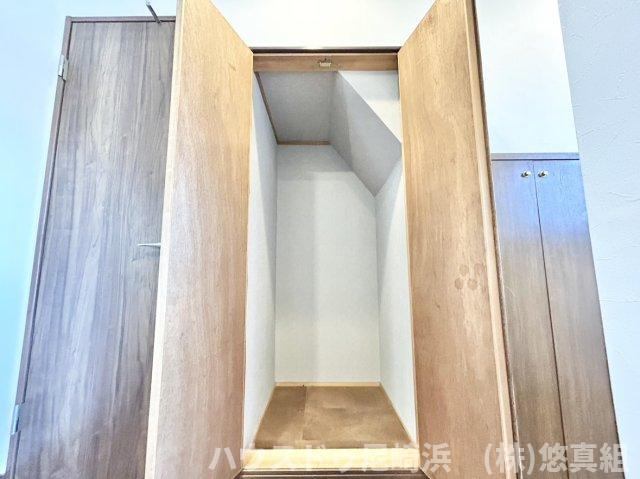 中古テラスハウス　西宮市樋ノ口町２丁目の収納|1階（トイレ横）収納　出番の少ない日用品のストックなど収納できます。