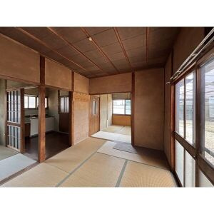 四ツ家町貸家　E号棟の居間・リビング