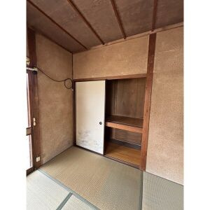 四ツ家町貸家　E号棟の収納