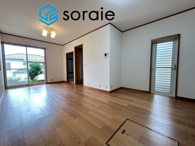 飯能市中山　中古戸建の居間・リビング|6/11撮影