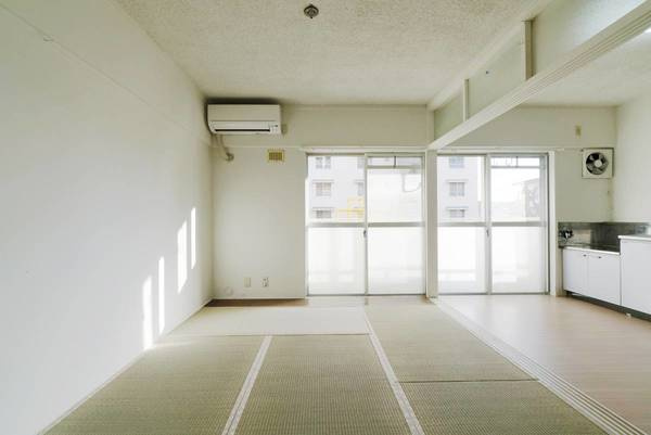 ビレッジハウス中川原2号棟の居間・リビング|ビレッジハウスの同一物件・同一タイプの間取りの写真です