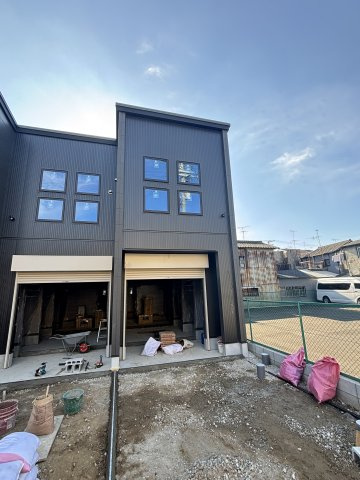 CARGO PIT.の外観