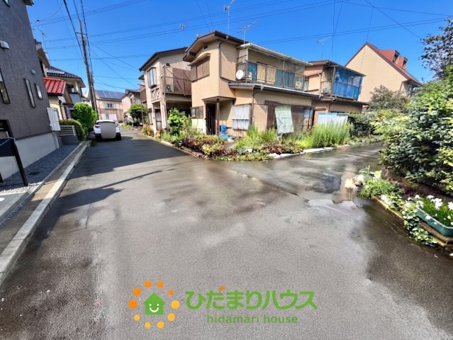 白岡彦兵衛　新築一戸建て　リーブルガーデンの前面道路含む現地写真