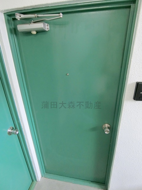 ナカタニビルの玄関