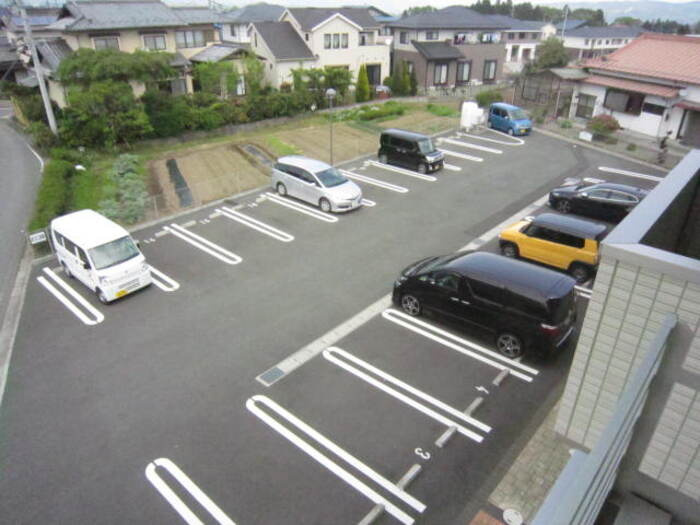 ソレイユＹ・Ⅱの駐車場