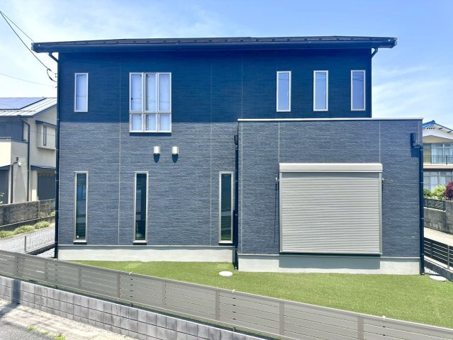 【中古戸建】行田市大字前谷の外観|■外観｜外構や植栽の計画次第で、リゾートのような非日常間のある空間づくりも可能です♪