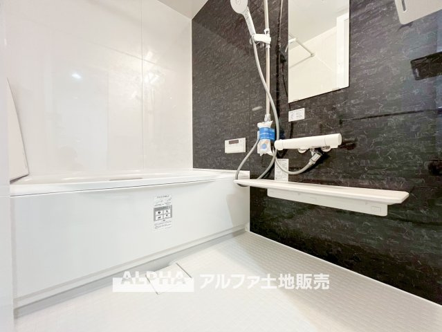エストヴォーレ上北台の浴室|【Bathroom】
◆風呂◆カビが付きにくく軽くこすれば簡単に落ちるお掃除ラクラク仕様です。
