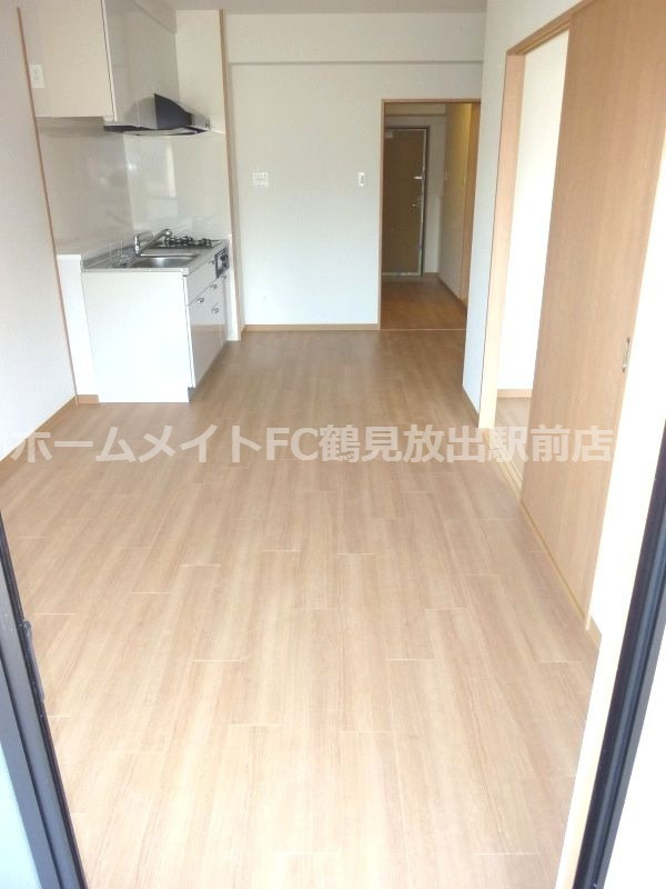 大阪市鶴見区放出東３丁目の賃貸マンションの居間・リビング