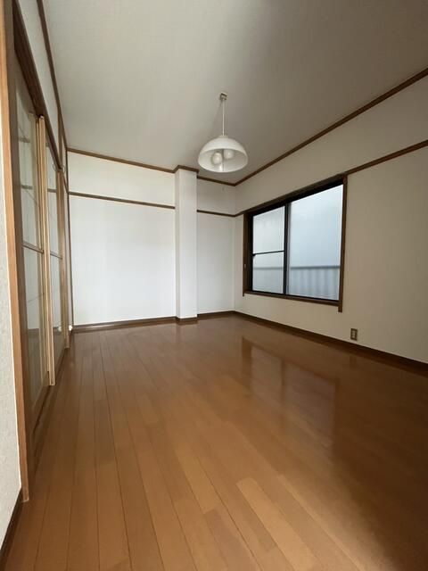 荒川区西尾久２丁目のアパートの居間・リビング