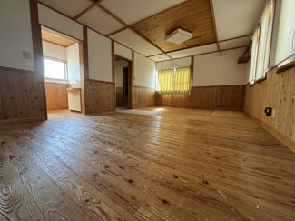 【居間・リビング】 | 鳥取市湖山町東1丁目中古戸建て