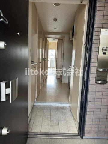 バージュアル新御徒町の玄関