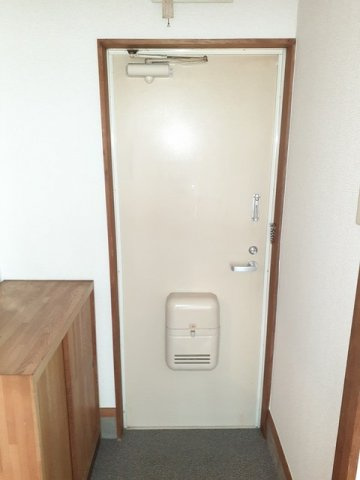 シティハイツ東川Ａの玄関