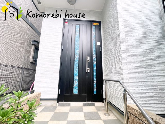 さいたま市見沼区深作２丁目　中古戸建の玄関|きれいな玄関です