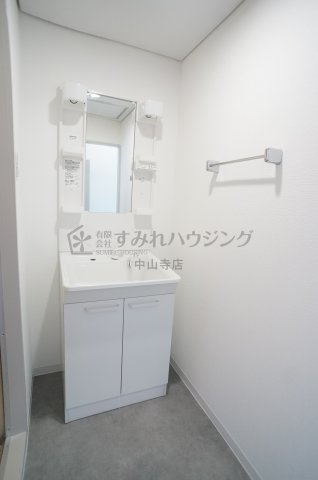ラグゼコート伊丹の洗面所