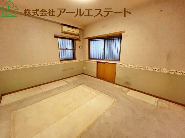 サンヒルズ坂田町　　　JR「姫路駅」徒歩15分の洋室