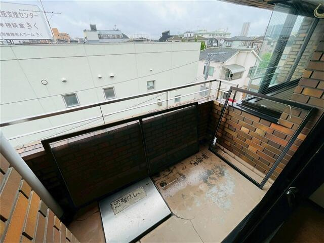オートサンピア101のバルコニー