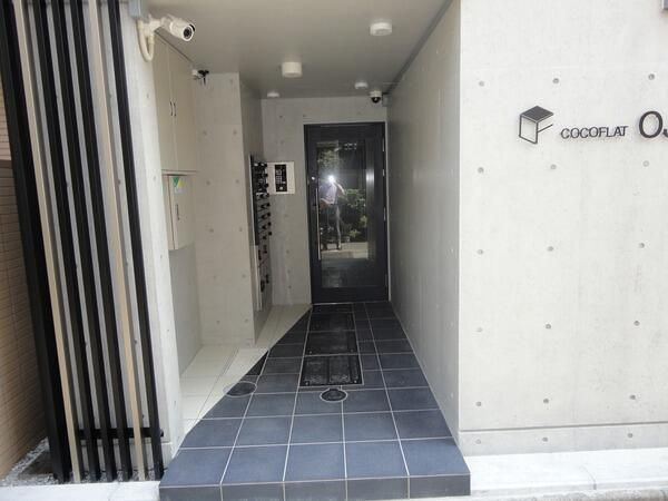 ＣＯＣＯＦＬＡＴ王子のエントランス