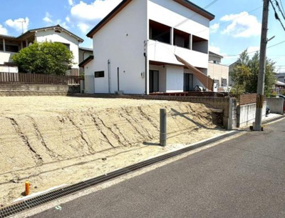 【前面道路含む現地写真】 | 生駒郡斑鳩町龍田西3丁目B号地【建築条件なし】【更地】