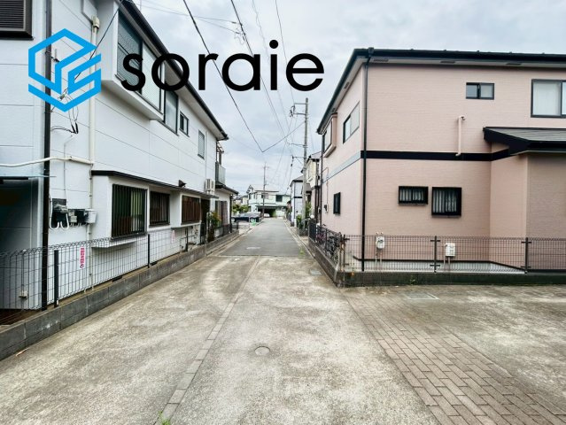 川越市笠幡　中古戸建の前面道路含む現地写真|令和8年6月2日撮影。