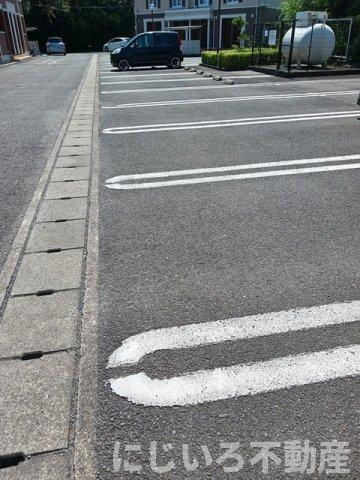 アンジェリカBの駐車場