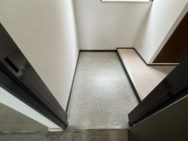 ハローハイツの玄関