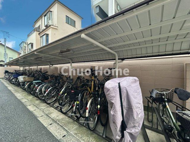 ヴィルヌーブガーデンズ綾瀬の駐輪場|駐輪場