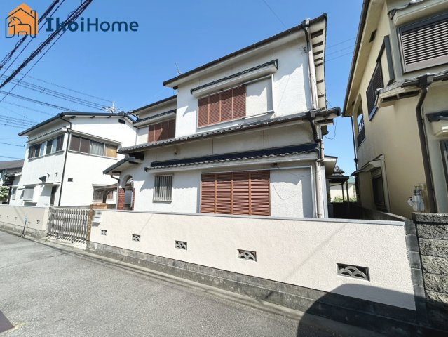 明石市魚住町清水　中古戸建の前面道路含む現地写真|●年中無休：当日予約可●前面道路は幅員約3.7ｍございます！住宅街の為交通量控えめで生活安心です！