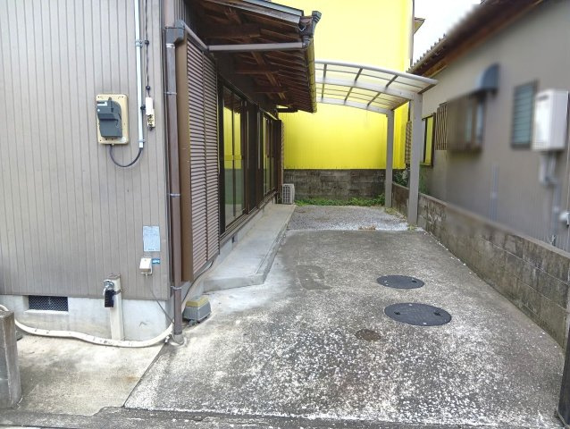 高知市東石立町賃貸一戸建て3DK1の駐車場|駐車場完備です