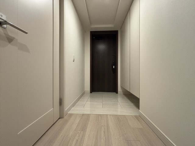 グランドメゾン新梅田タワー THE CLUB RESIDENCEの玄関
