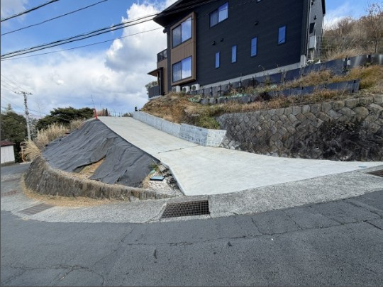 【前面道路含む現地写真】 | 熱海市網代　戸建