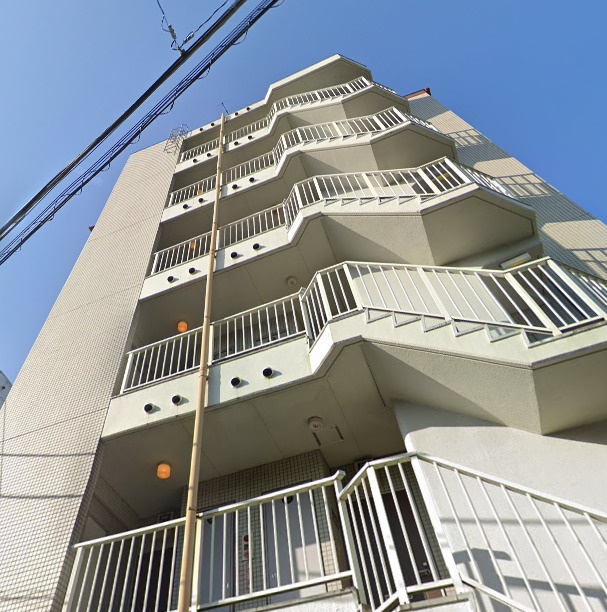 秦野市1棟マンションの外観