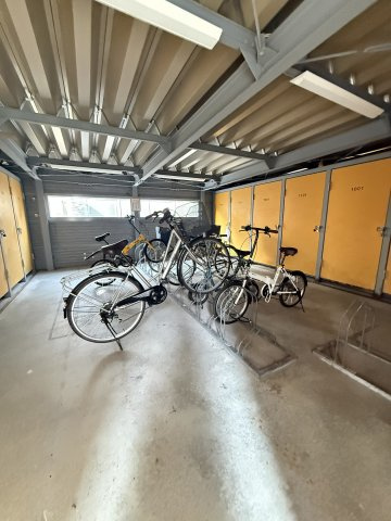 中銀ヴェルデシティあいの里4号館の駐車場
