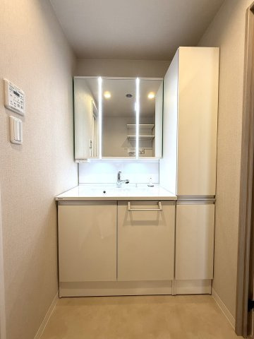 中銀ヴェルデシティあいの里4号館の独立洗面台